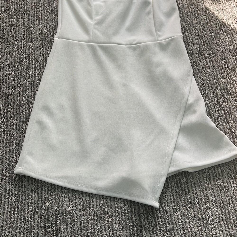 NWT White Romper - Picture 3 of 8